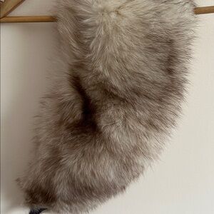 Fox fur collar